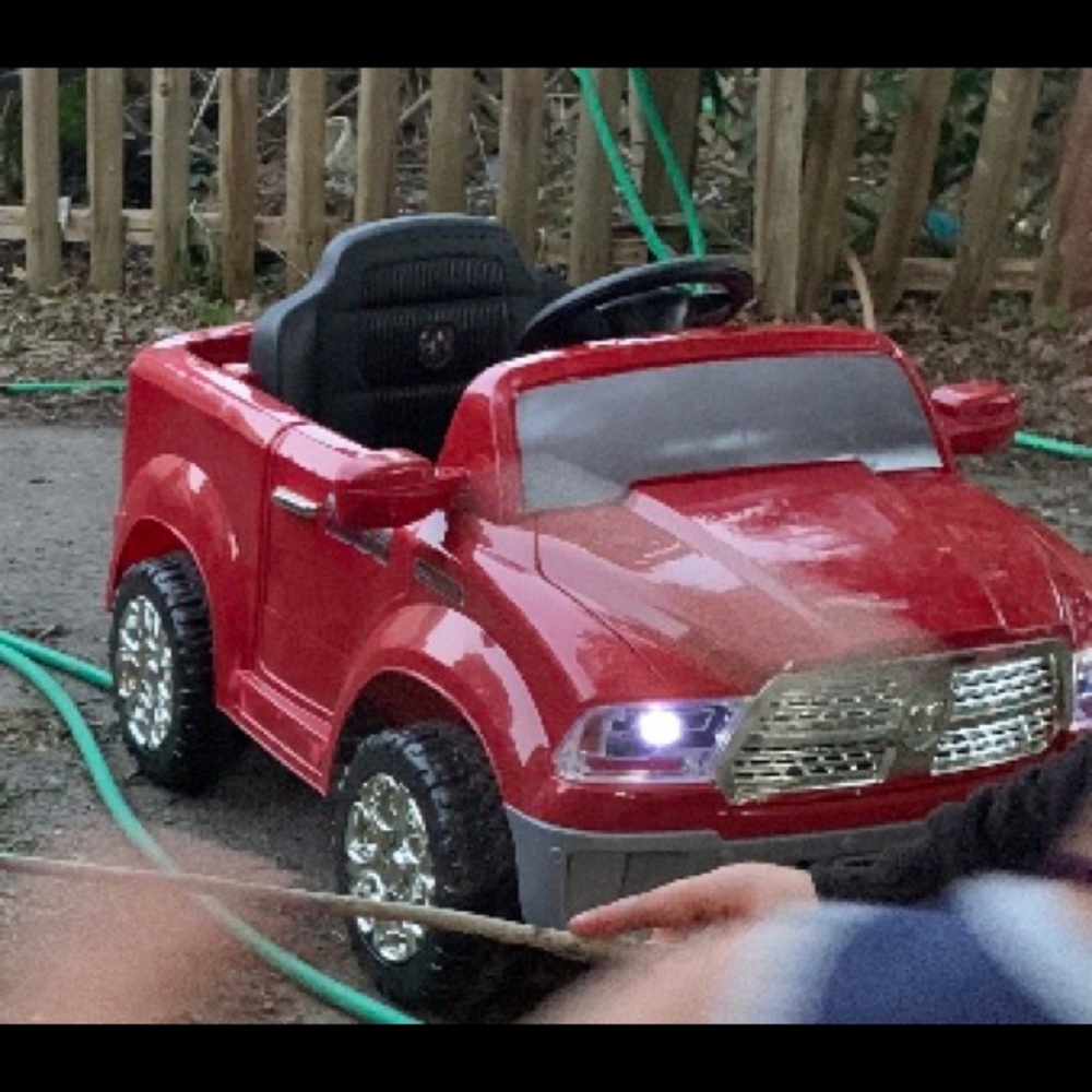 Dodge Ram 6 volt ride on